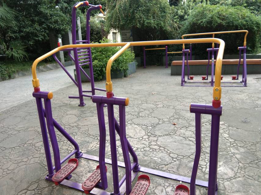 虹南小區(qū)市民益智健身點(diǎn)