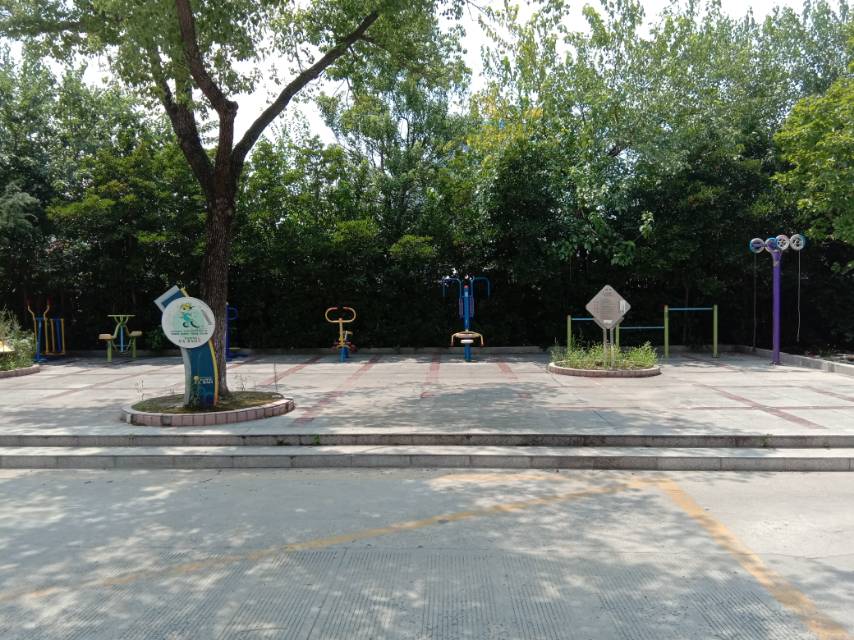 彭趙小區(qū)南區(qū)市民健身點(diǎn)