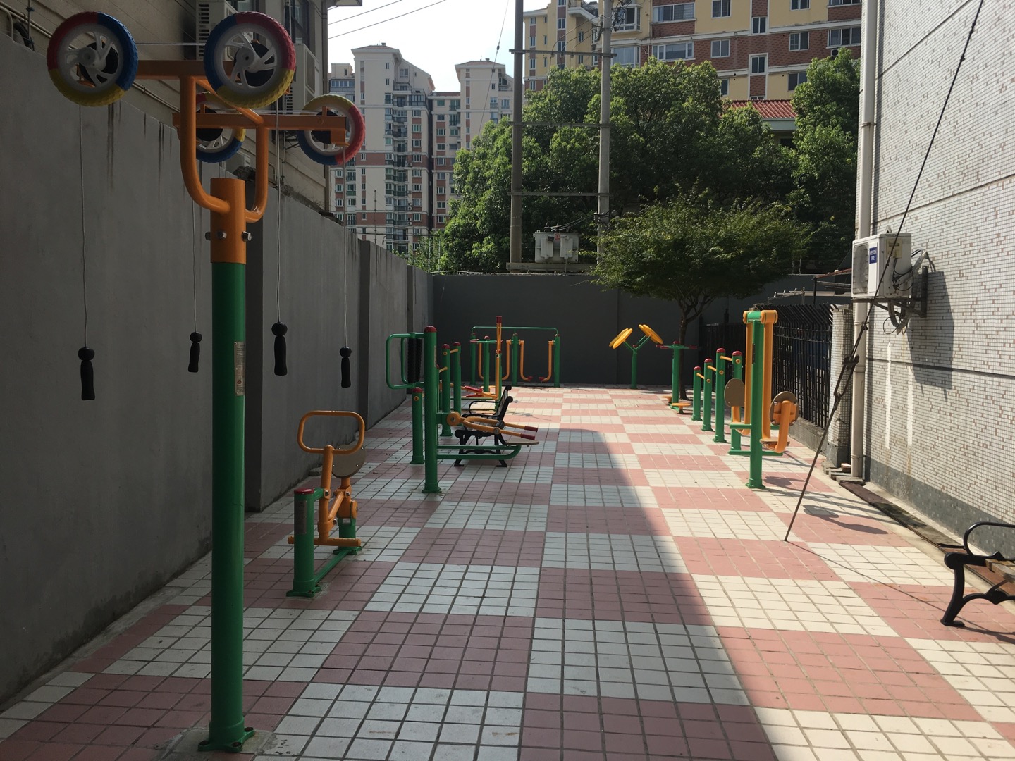 紅春居委紅春一公寓A健身點(diǎn)