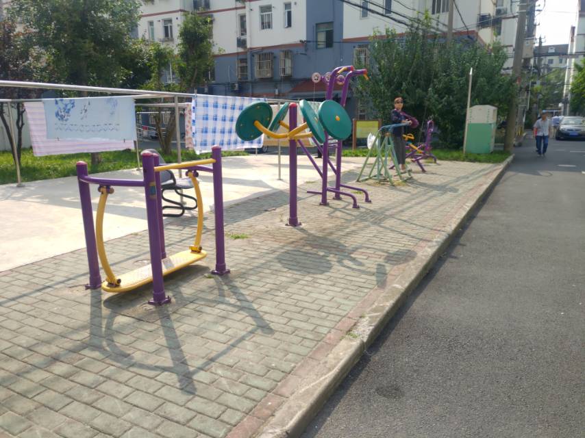 人樂(lè)一村健身點(diǎn)