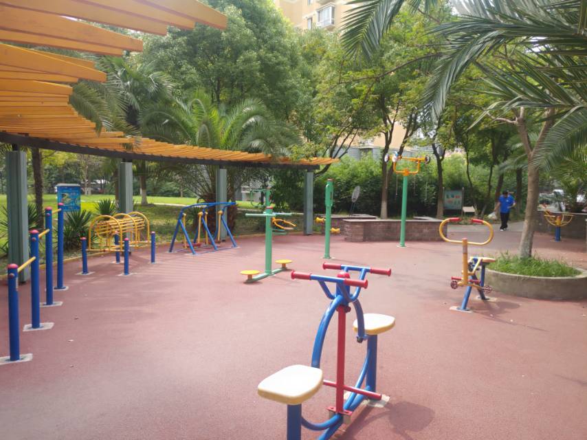 愛(ài)博二村健身點(diǎn)E