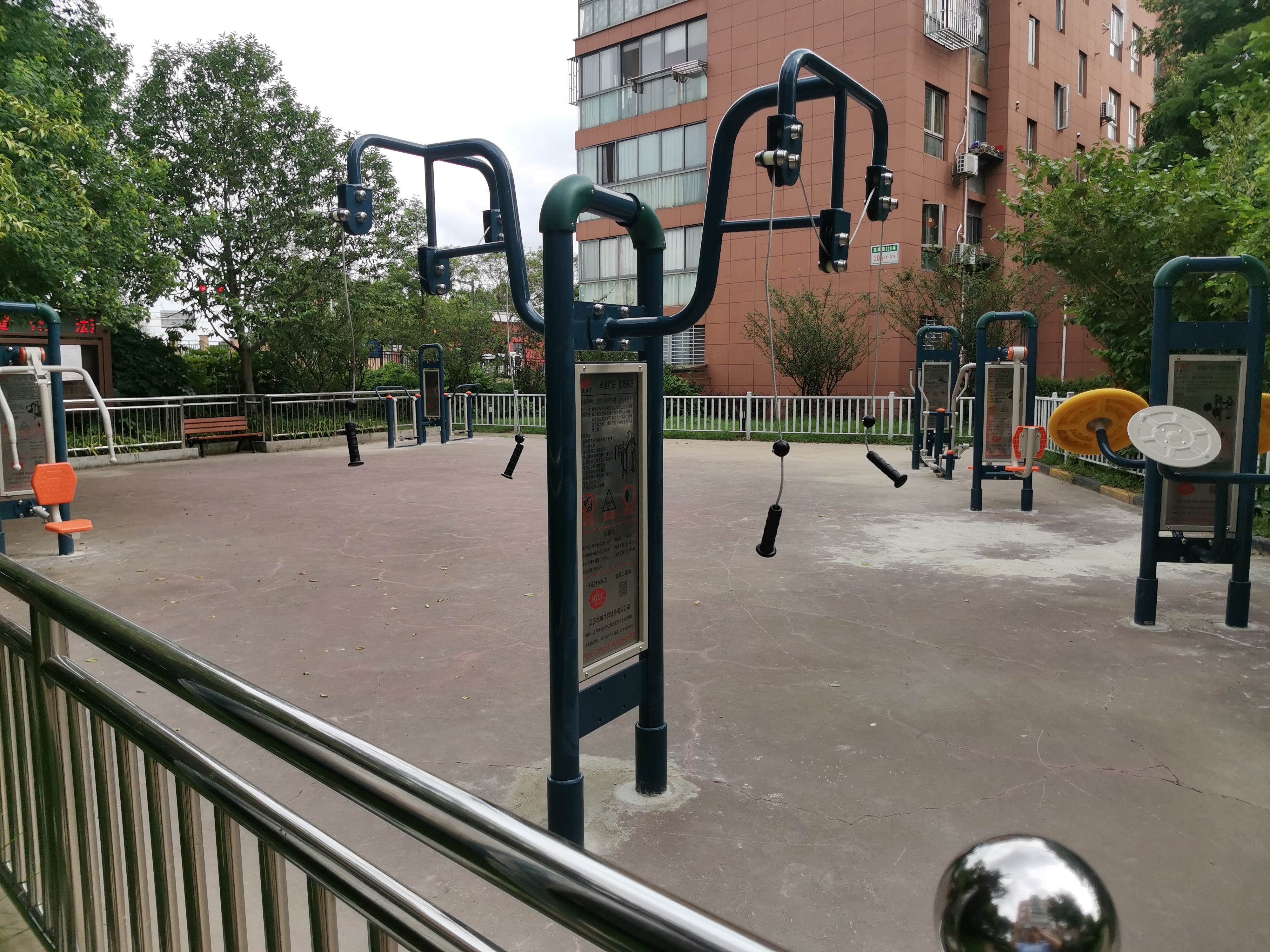 新黃小區(qū)健身點(diǎn)