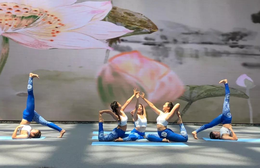 運(yùn)動(dòng)場(chǎng)